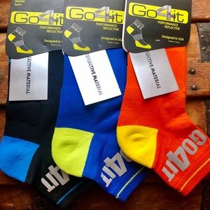 COPY - Men’s 3 pair quarter socks. Fits shoe size 6-12.